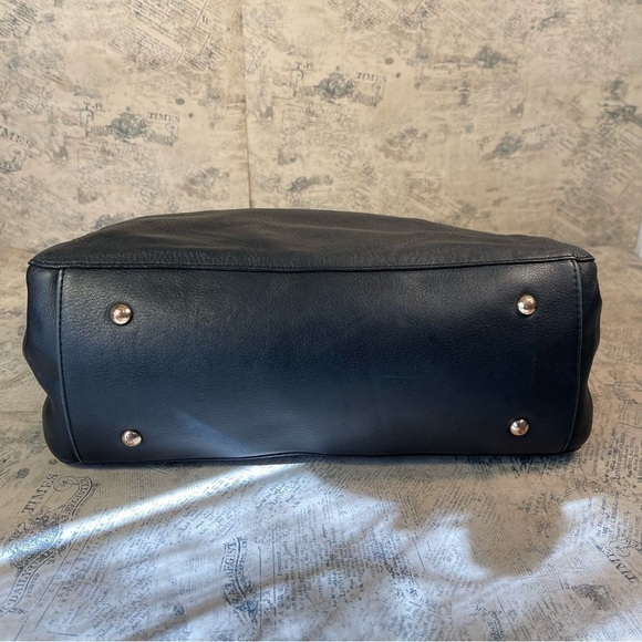 Mark & Graham Tote Black Leather - Picture 5 of 14